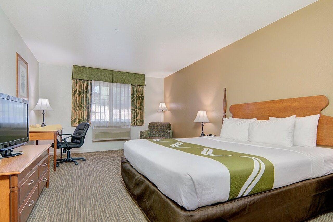 Quality Inn & Suites Туларе Экстерьер фото