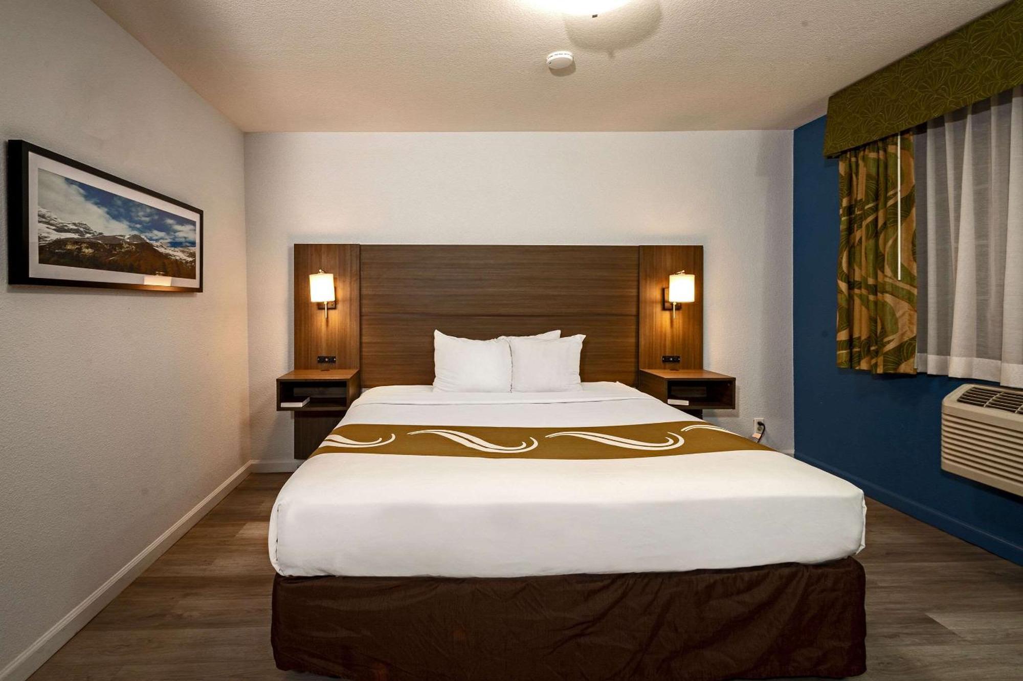 Quality Inn & Suites Туларе Экстерьер фото