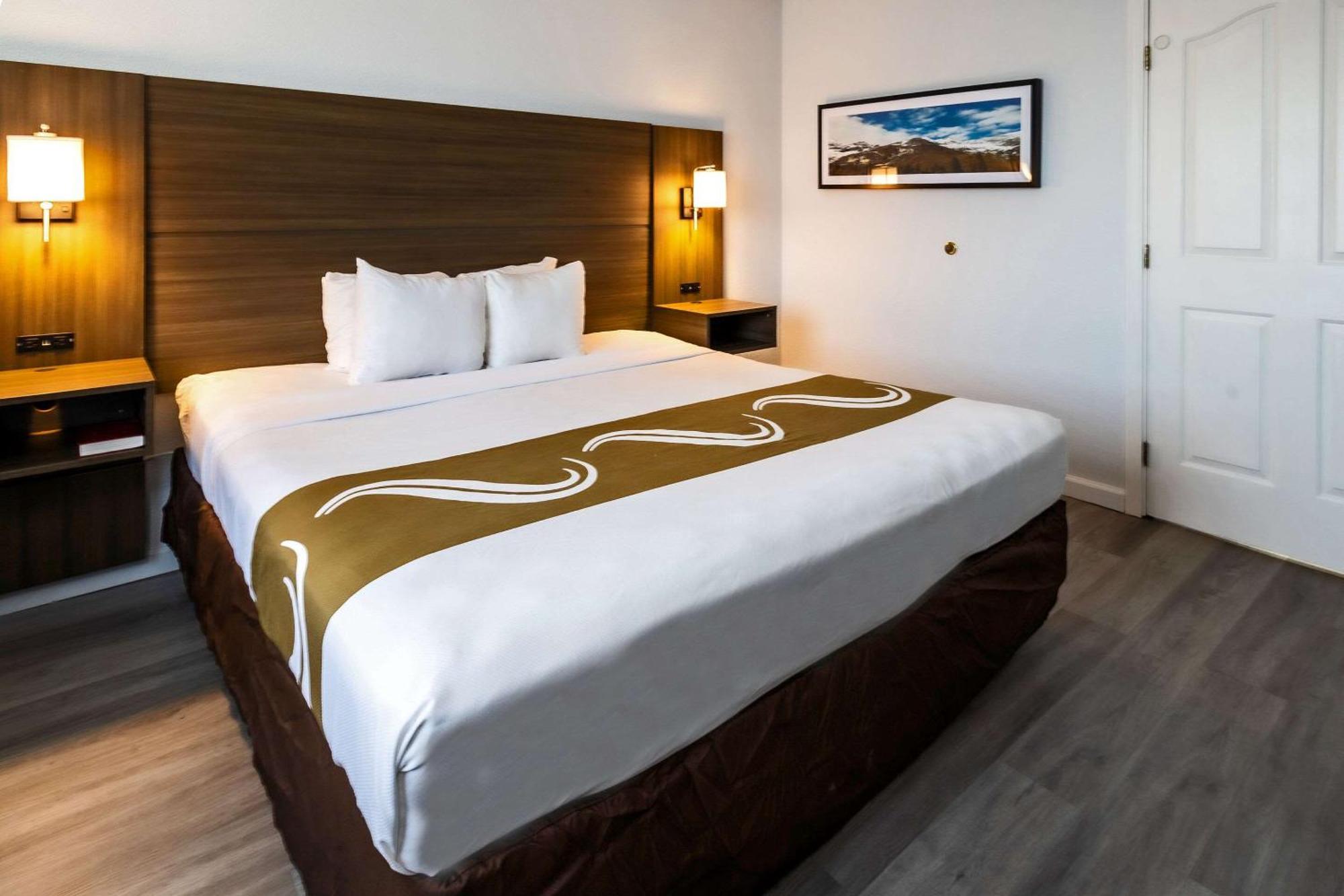 Quality Inn & Suites Туларе Экстерьер фото