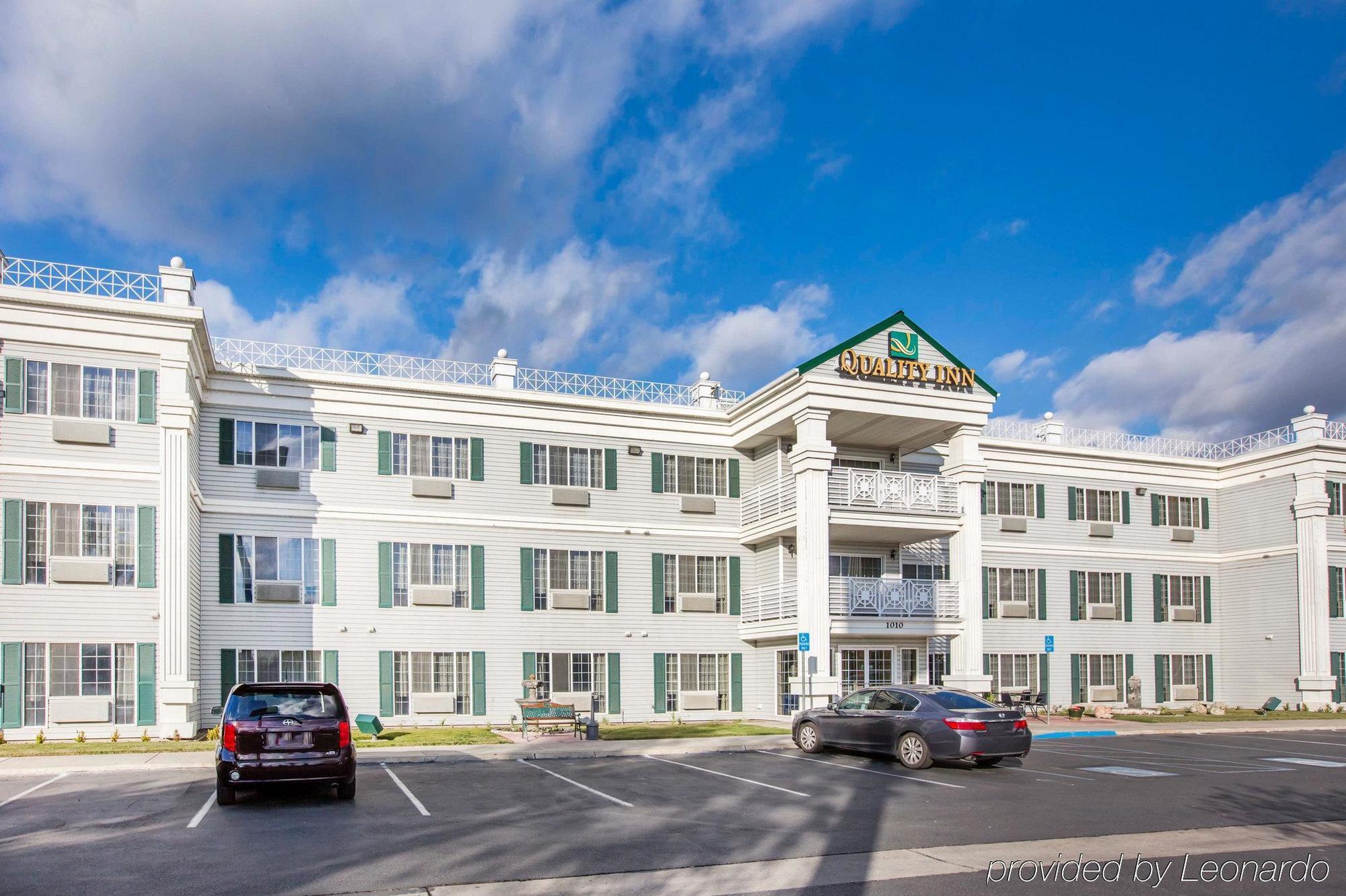 Quality Inn & Suites Туларе Экстерьер фото