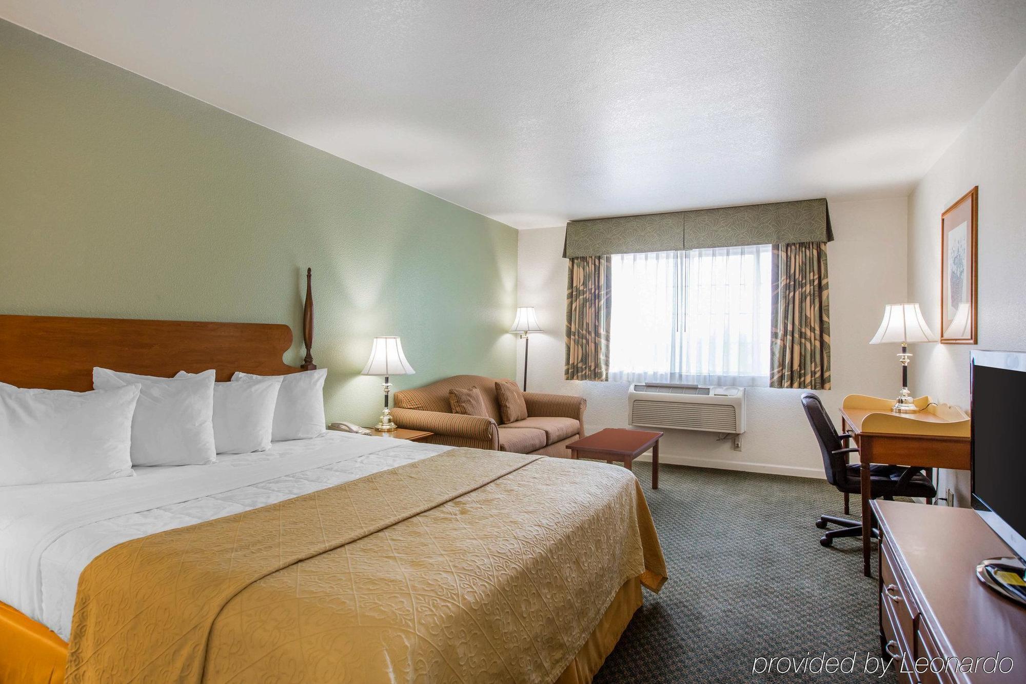 Quality Inn & Suites Туларе Экстерьер фото